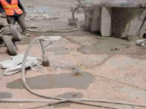 舞阳水泥混凝土路面板底注浆技术 路面脱空注浆整治方案