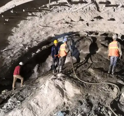 舞阳拱顶带模注浆料的施工流程及注意事项